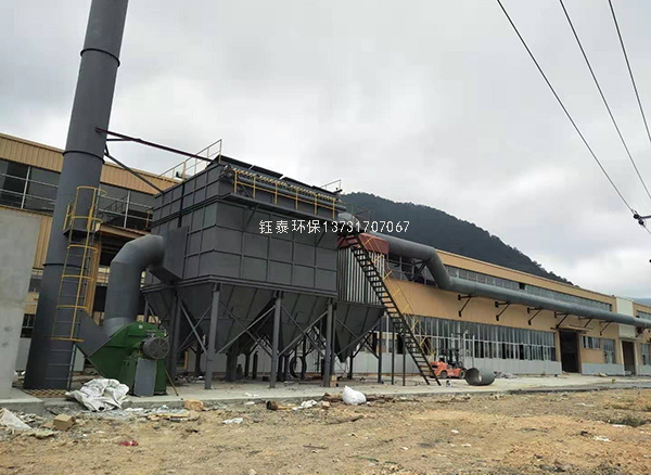 熔煉爐布袋式（shì）除塵器